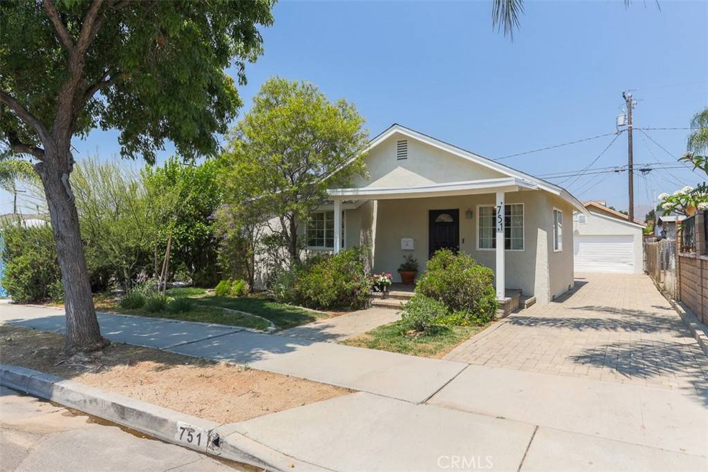 San Fernando, CA 91340,751 Harps Street