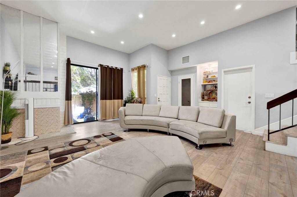 Encino, CA 91316,5533 Edward E Horton LN #6