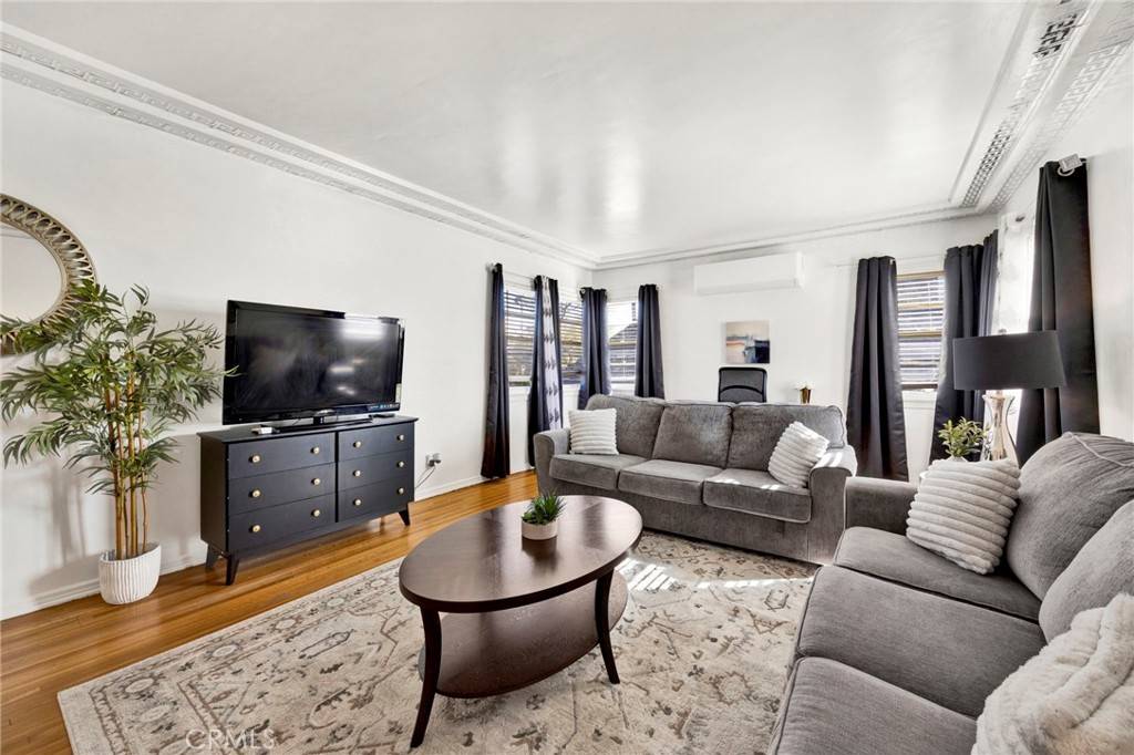 Studio City, CA 91604,4343 Laurel Canyon BLVD