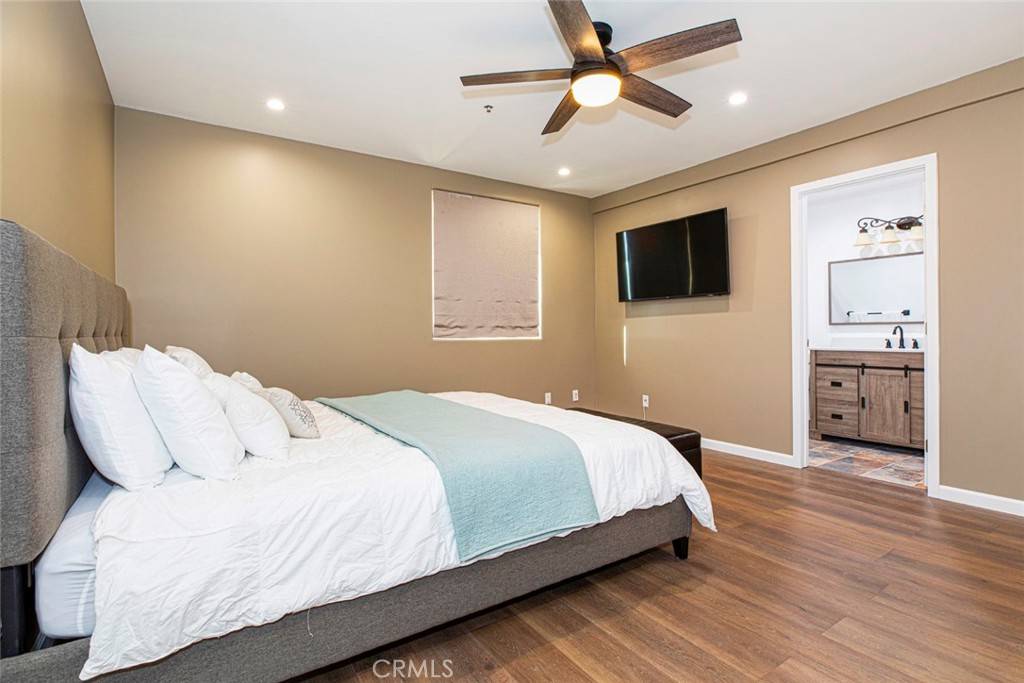 Sunland, CA 91040,9334 Wayside DR