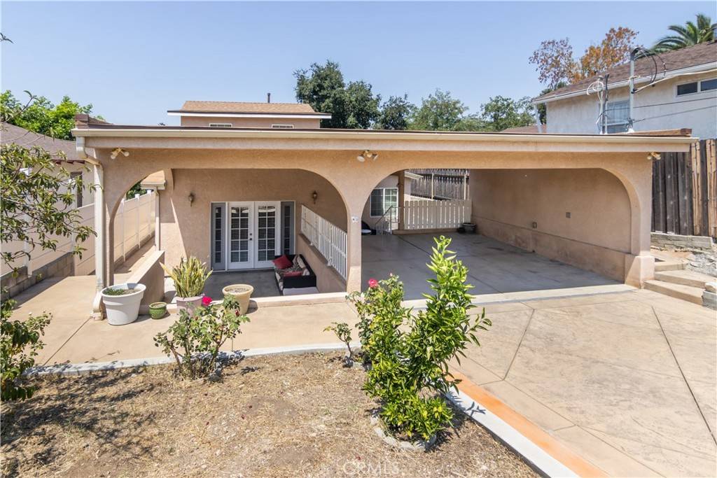Tujunga, CA 91042,10233 Glory AVE