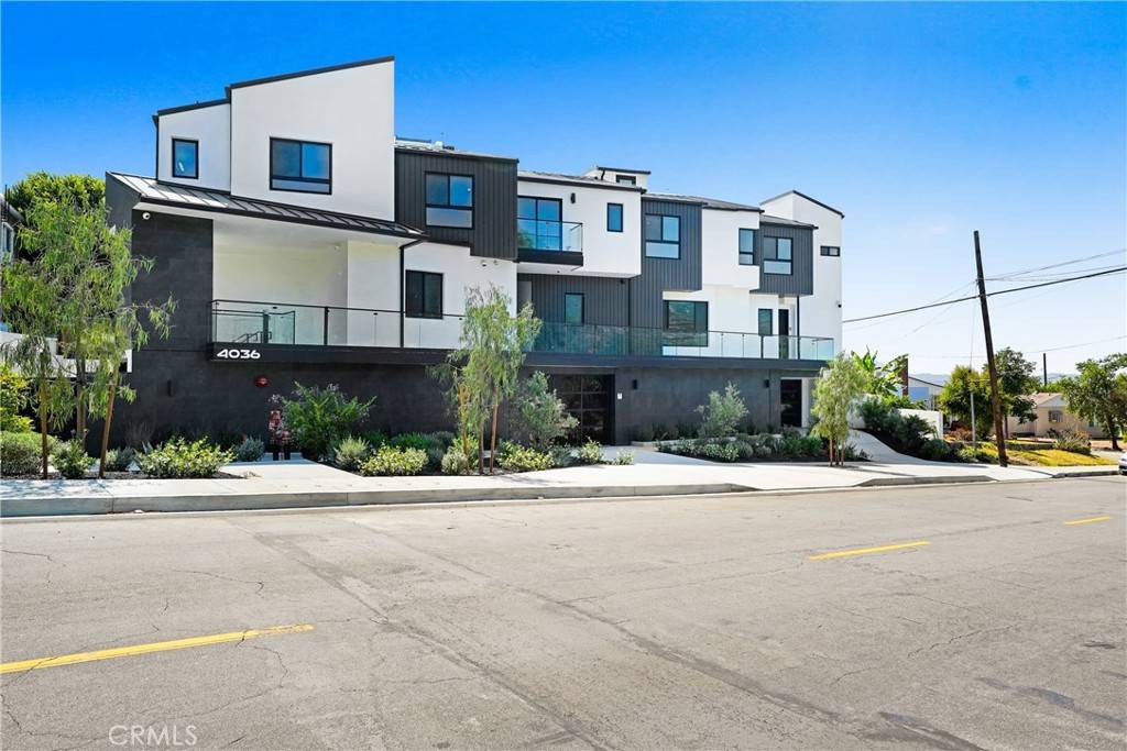 Montrose, CA 91020,4036 Rosemont AVE #3