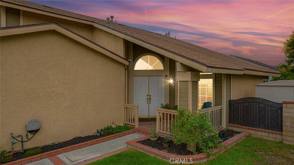 Corona, CA 92878,998 Colby CIR