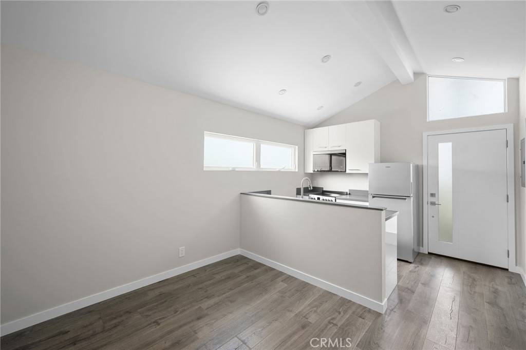 North Hollywood, CA 91605,6864 Babcock AVE