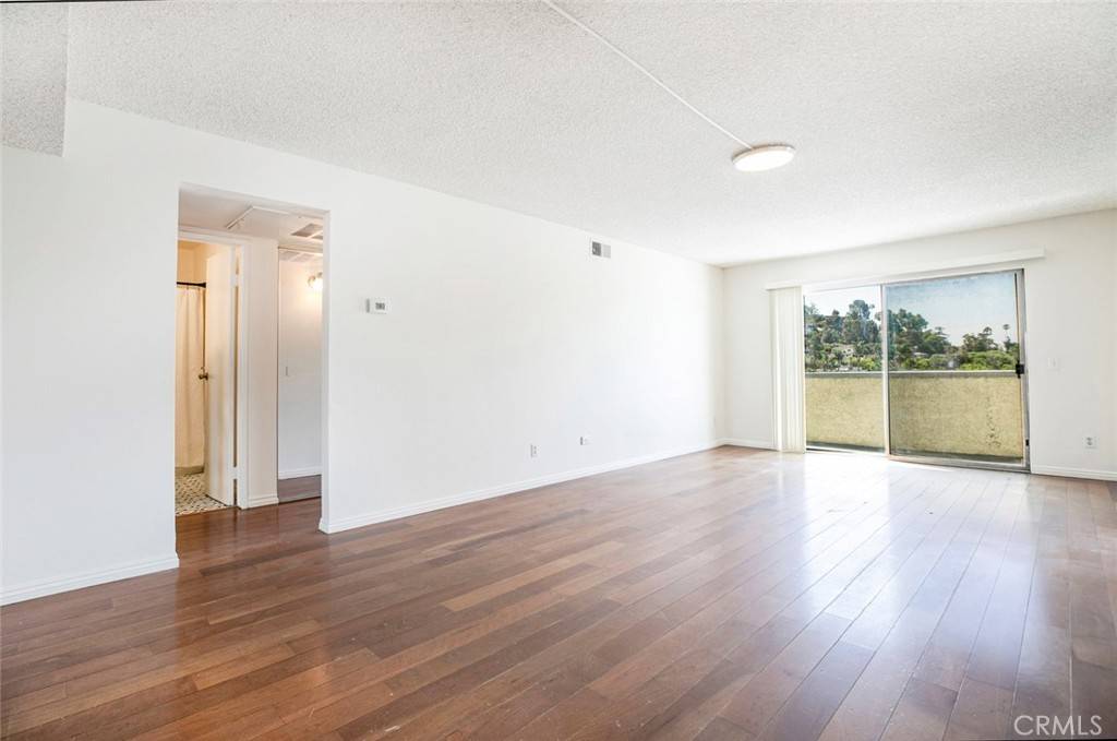 Glendale, CA 91205,1422 Rock Glen AVE #210