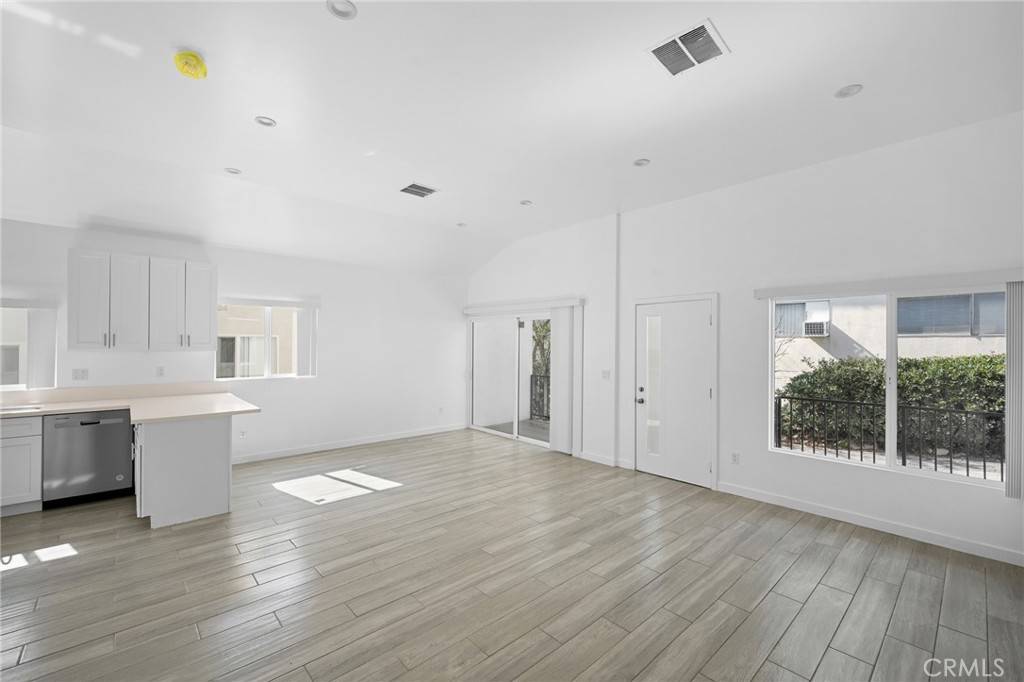 La Crescenta, CA 91214,2926 Fairmount #3/4