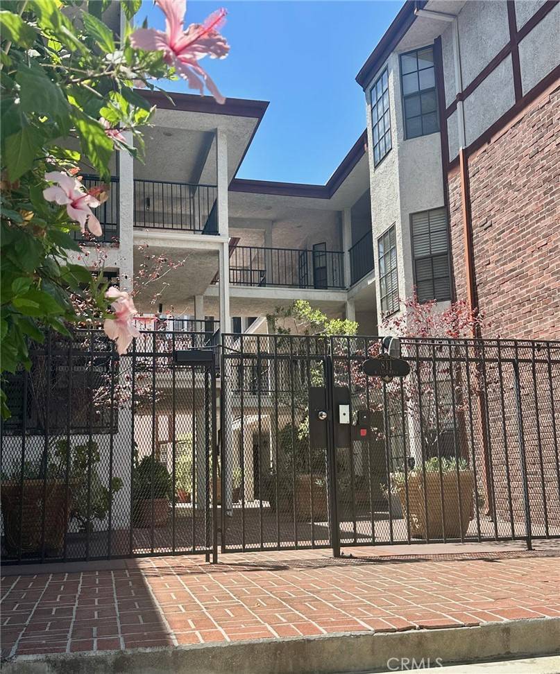 Glendale, CA 91203,811 N Columbus AVE #18