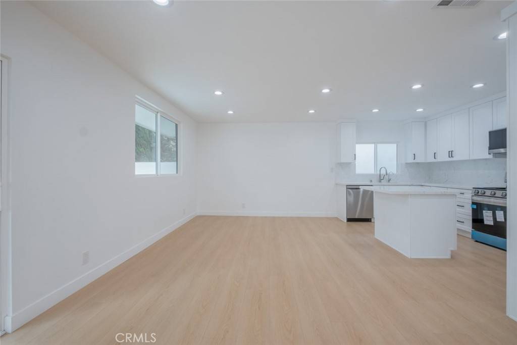 Burbank, CA 91504,7734 N Glenoaks BLVD