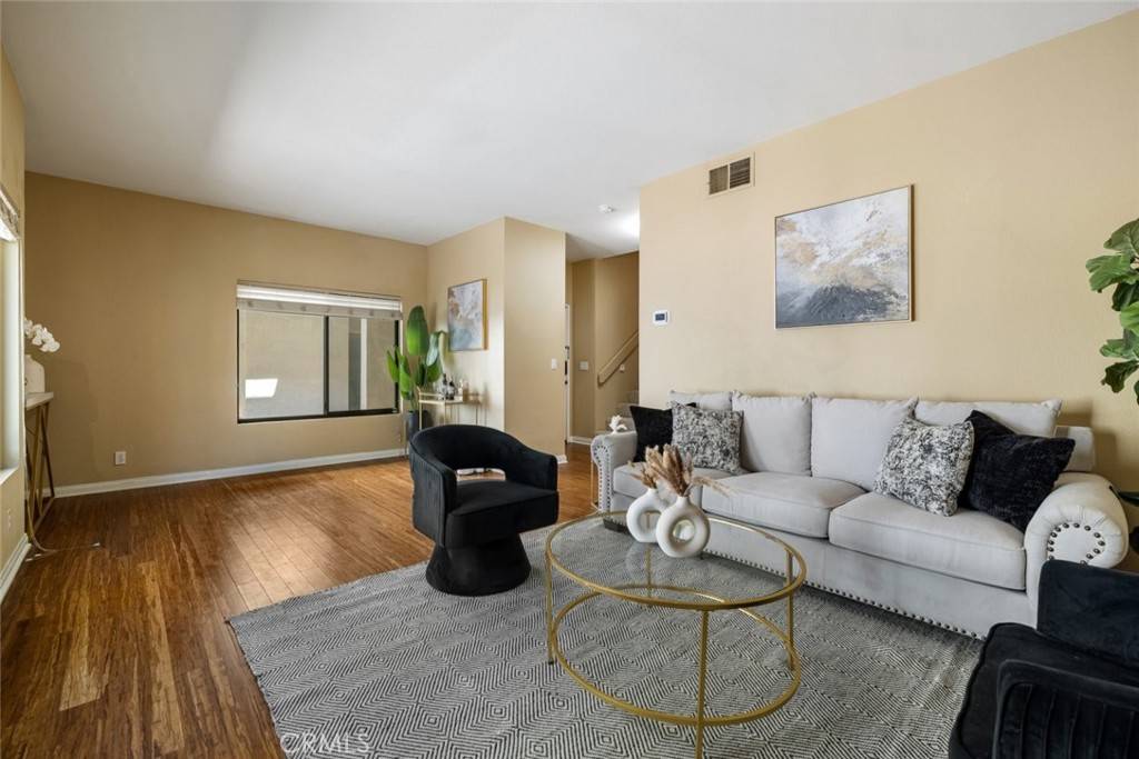 Pasadena, CA 91101,484 S Euclid AVE #108