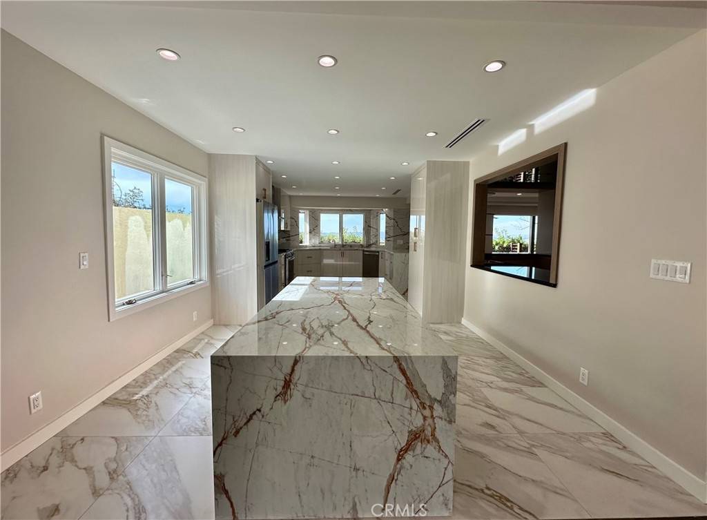 Burbank, CA 91501,1716 Via La Paz