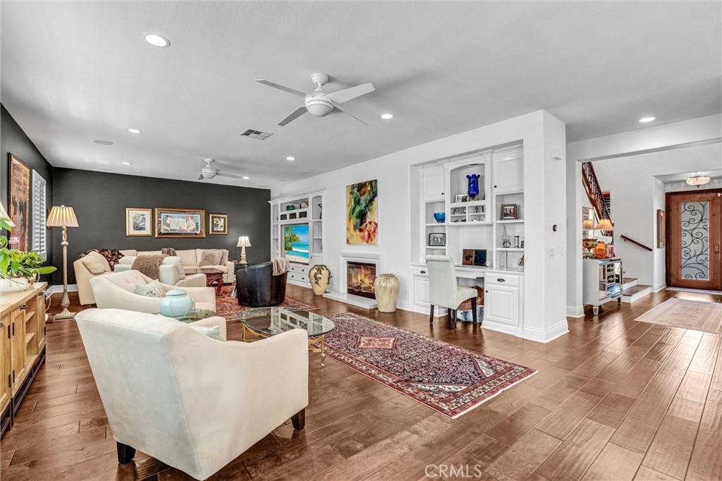 Saugus, CA 91390,21756 Redwood Canyon PL