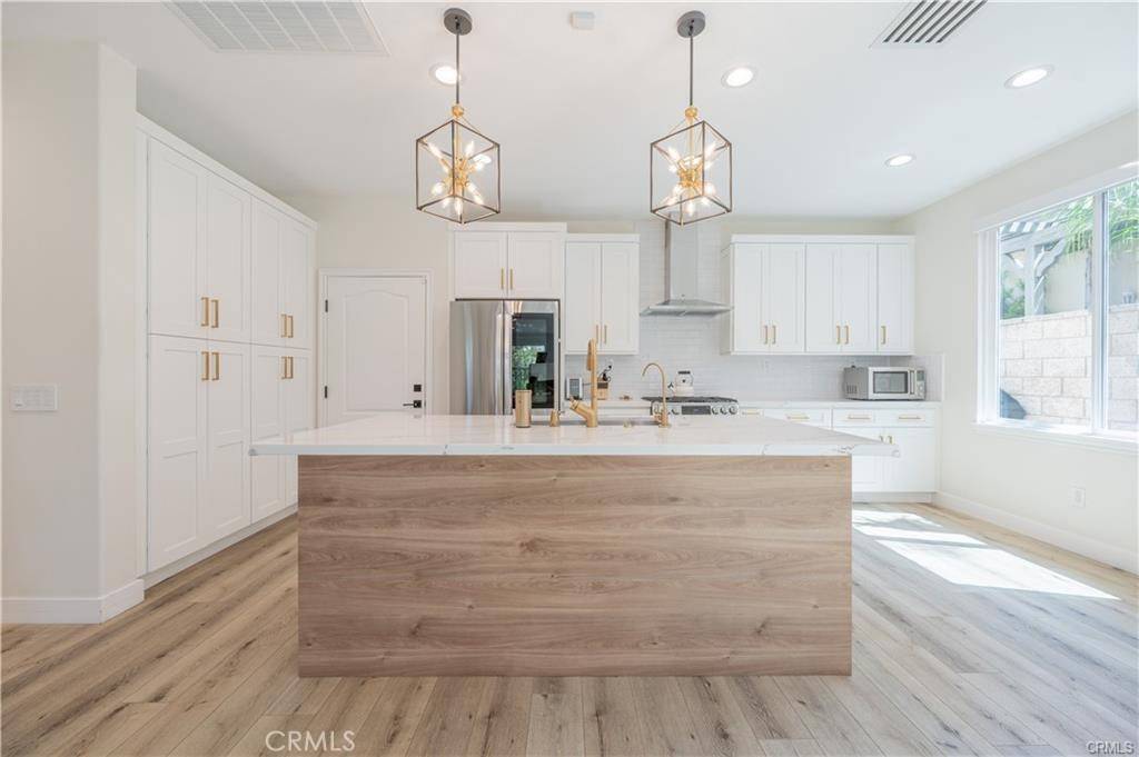 Porter Ranch, CA 91326,19945 Oakville CT