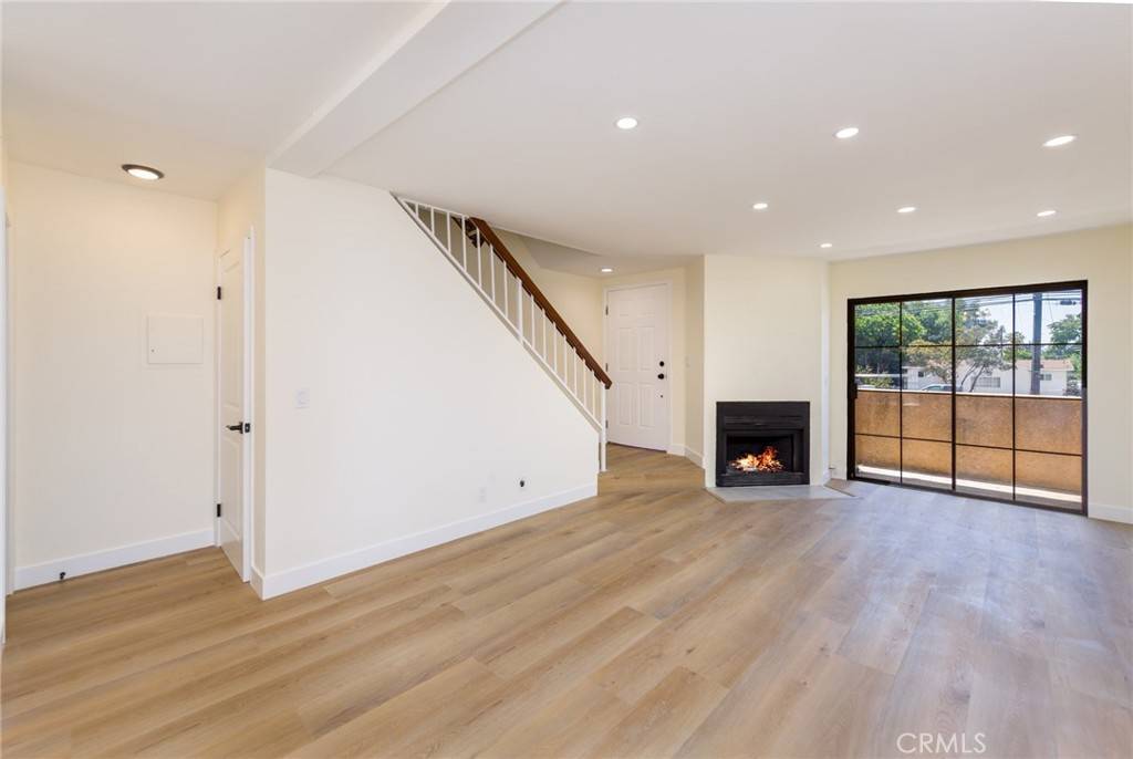 North Hills, CA 91343,15035 Nordhoff ST #115