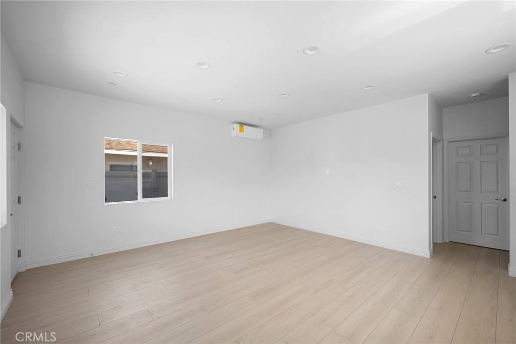San Fernando, CA 91340,11744 N De Garmo AVE