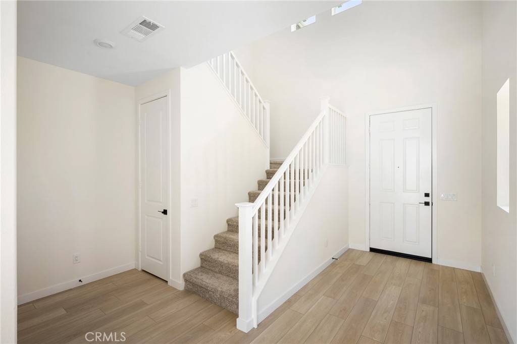 Newhall, CA 91321,23724 Wilcox DR