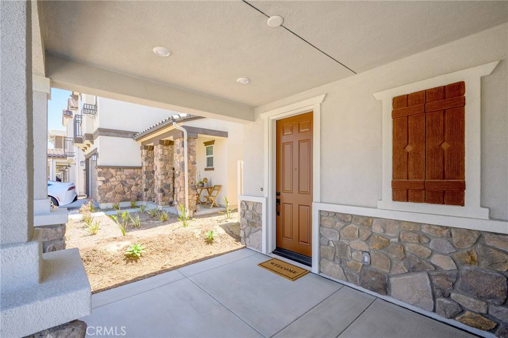 Newhall, CA 91321,23724 Wilcox DR