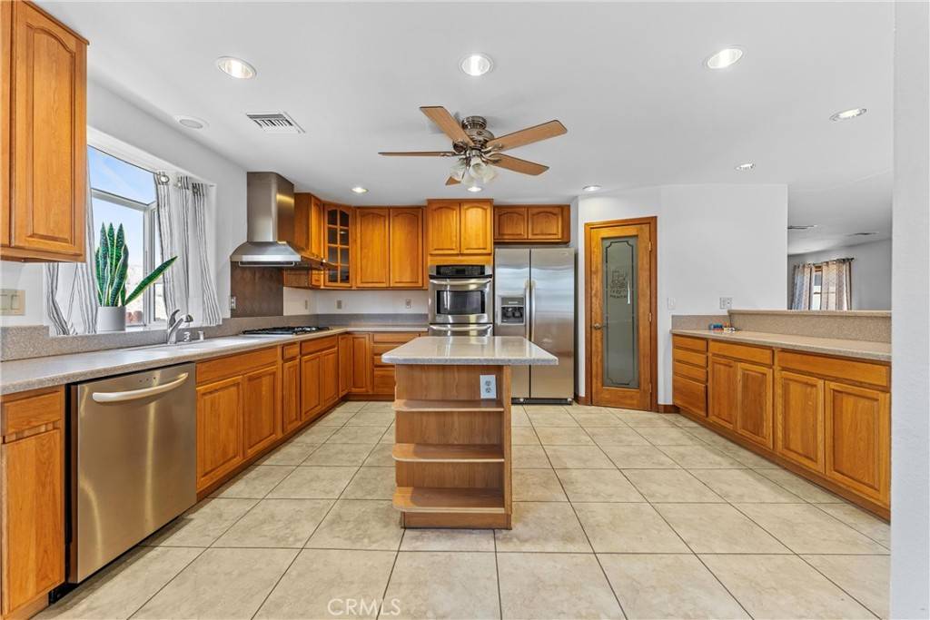 Pearblossom, CA 93553,32451 Valyermo RD