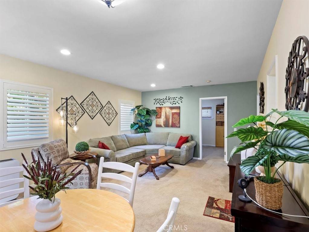 Sunland, CA 91040,10742 Sharon AVE