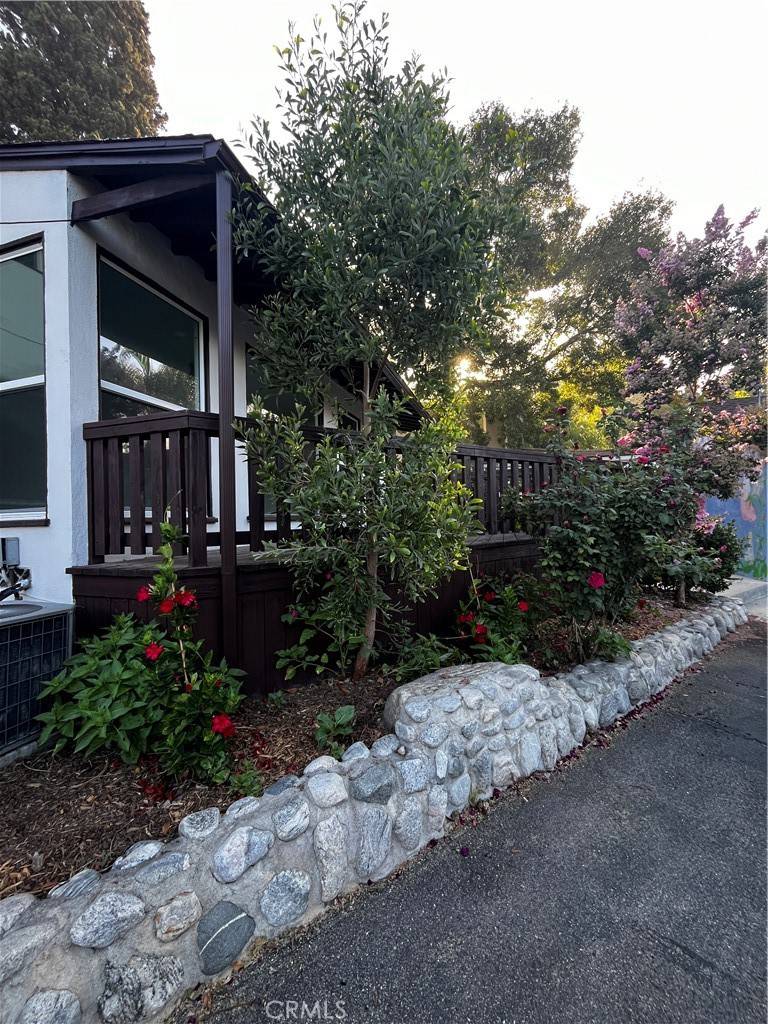 La Crescenta, CA 91214,2430 Orange Avenue
