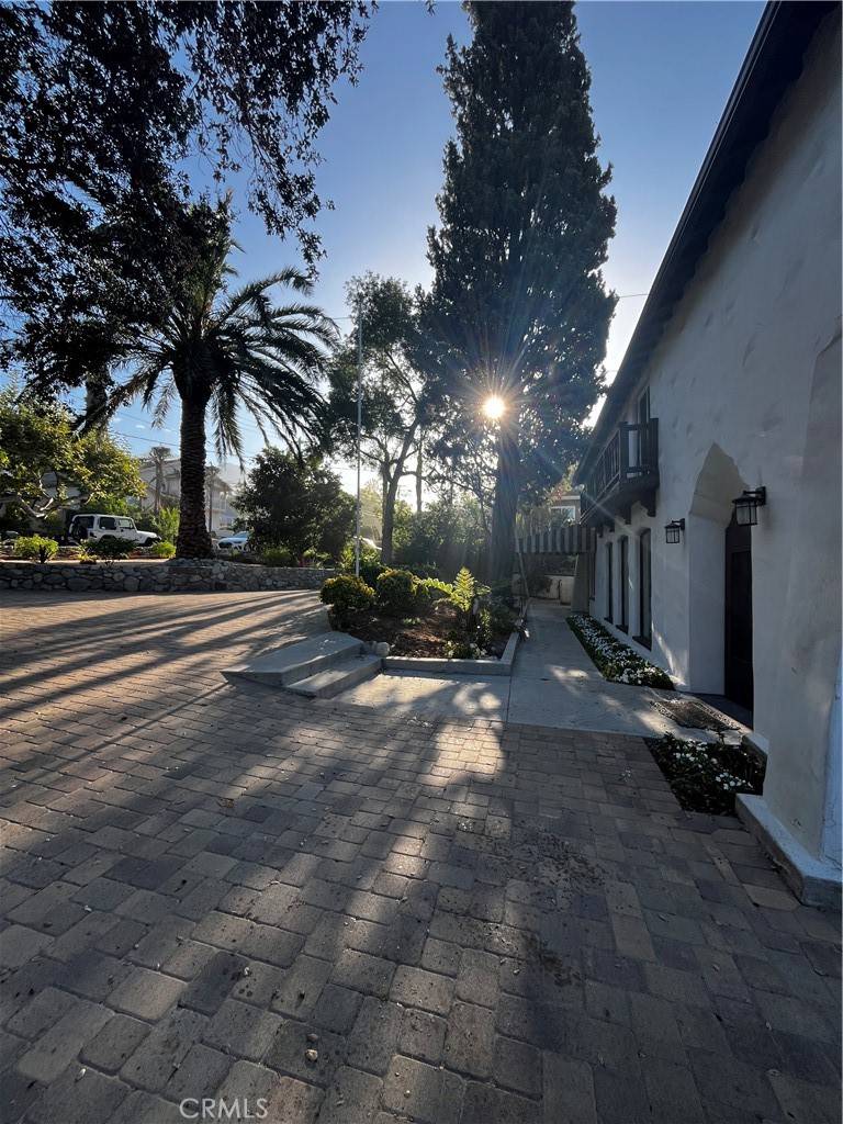 La Crescenta, CA 91214,2430 Orange Avenue