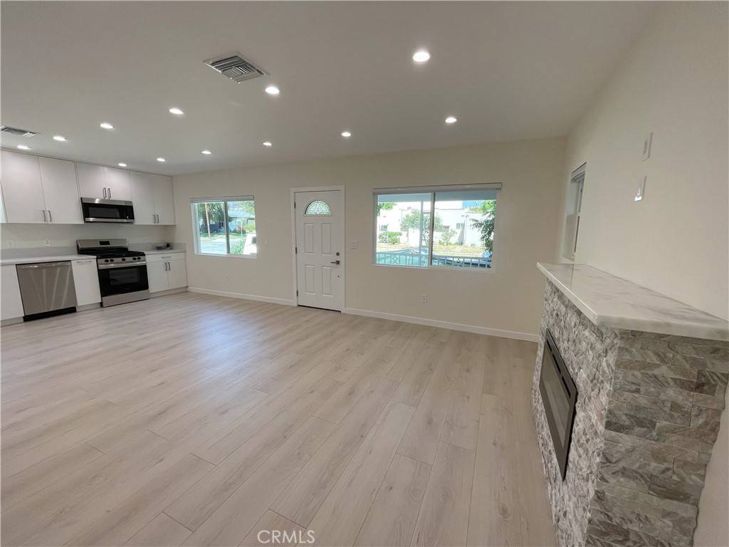 Glendale, CA 91205,627 Fischer ST
