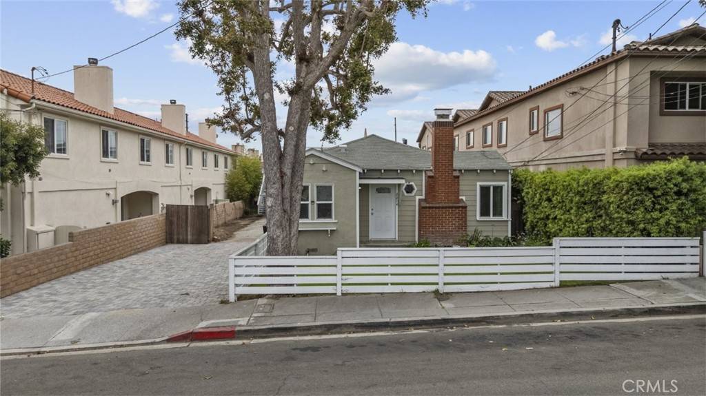 Redondo Beach, CA 90278,2214 Rockefeller LN