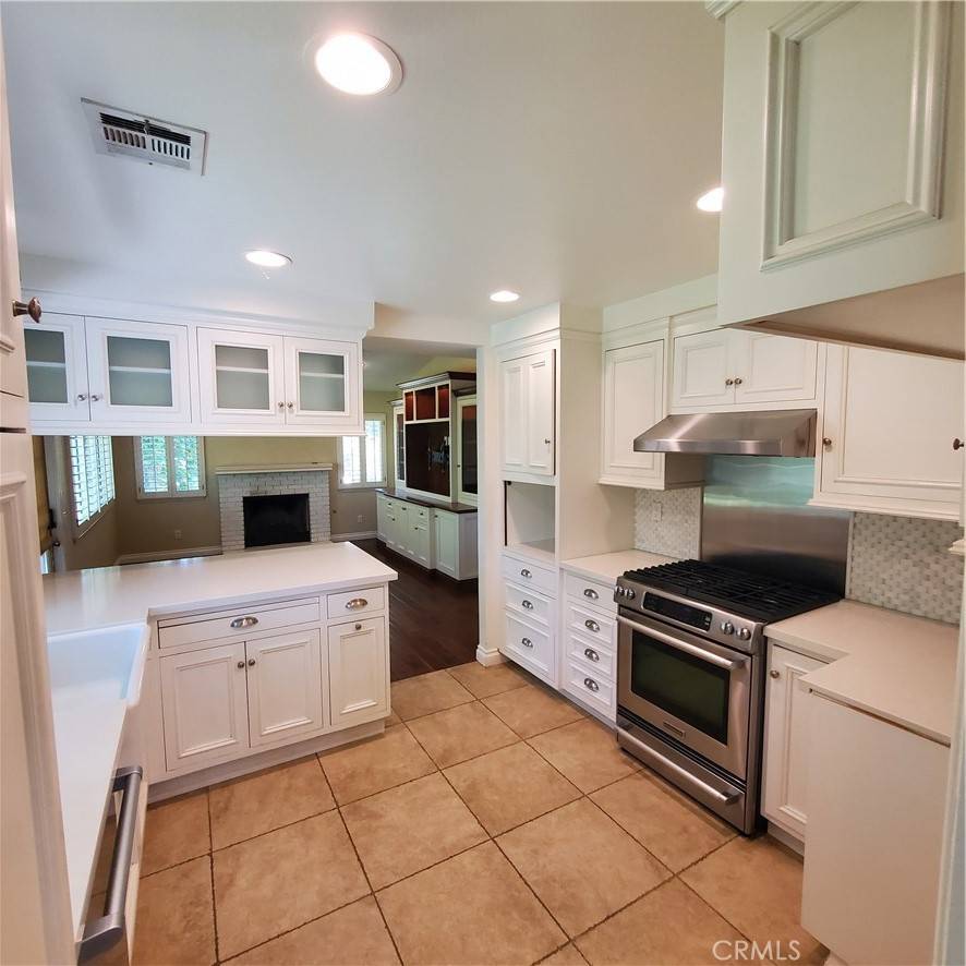 Valencia, CA 91354,27088 Littlefield DR