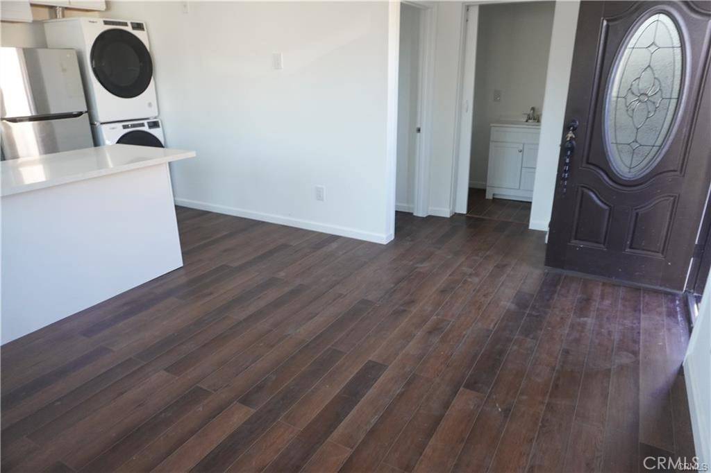 Sunland, CA 91040,10558 Langmuir AVE
