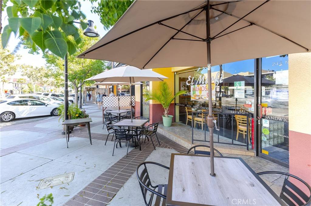 Glendale, CA 91203,241 N Brand BLVD