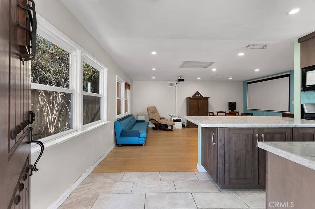 Tujunga, CA 91042,10549 Mcclemont AVE