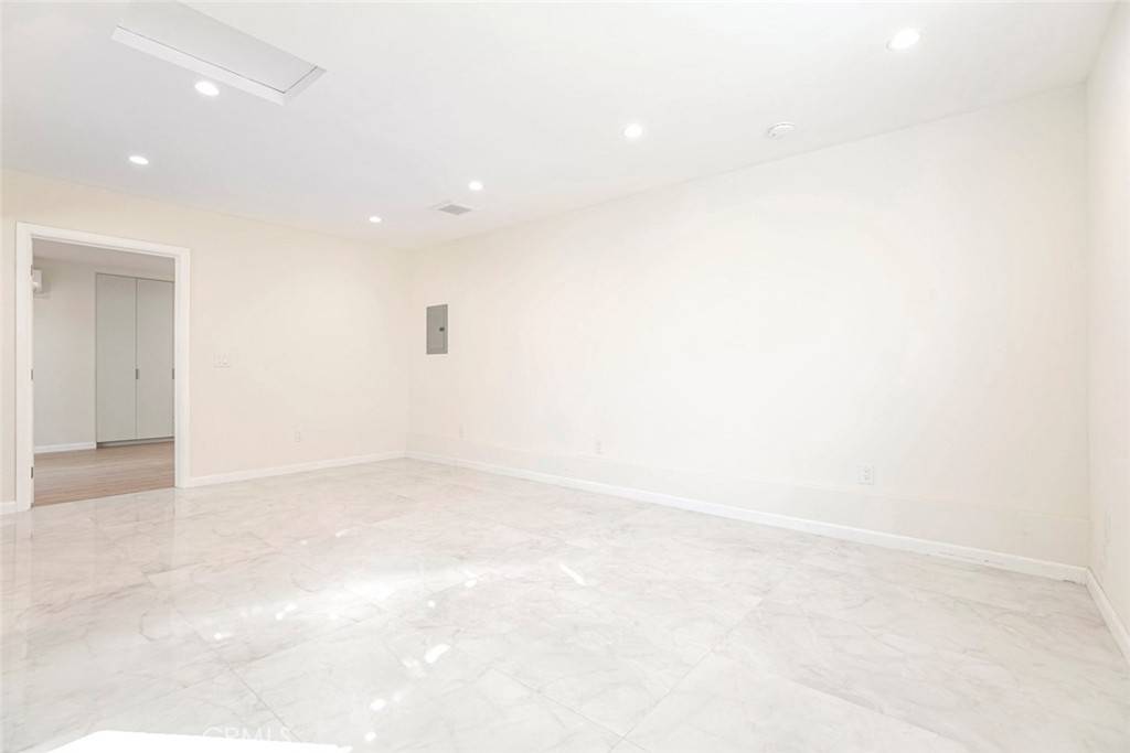 Tujunga, CA 91042,7209 Dos Rios CIR