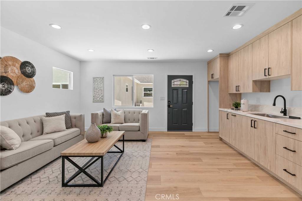 Tujunga, CA 91042,7632 Kyle Street