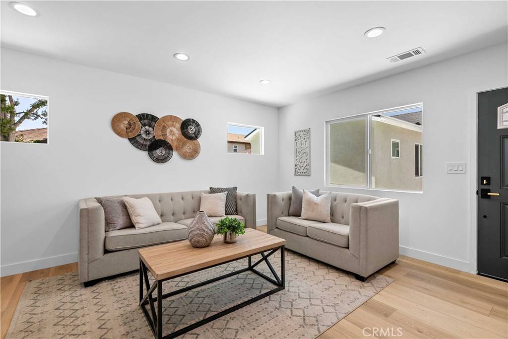 Tujunga, CA 91042,7632 Kyle Street