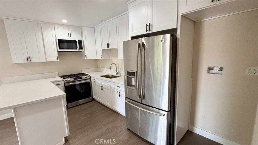 Arleta, CA 91331,9981 Stanwin AVE