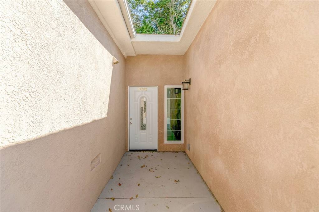 North Hollywood, CA 91605,12716 Hart ST