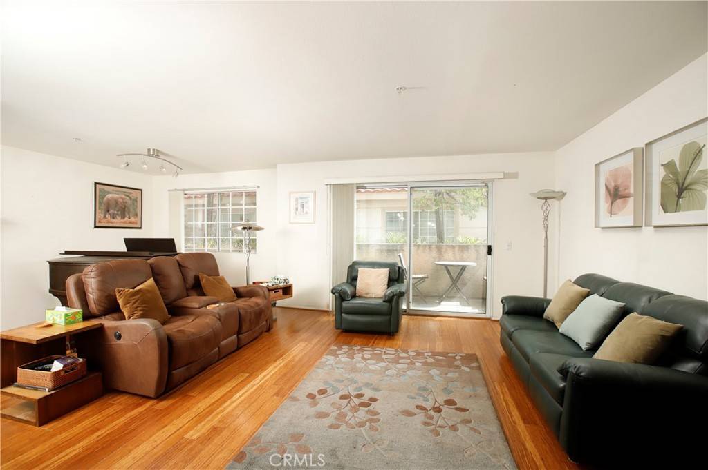 Burbank, CA 91506,510 N Shelton ST #2