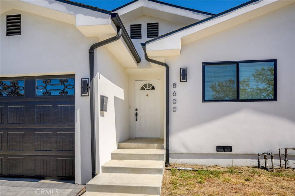 Sun Valley, CA 91352,8600 Bluffdale DR