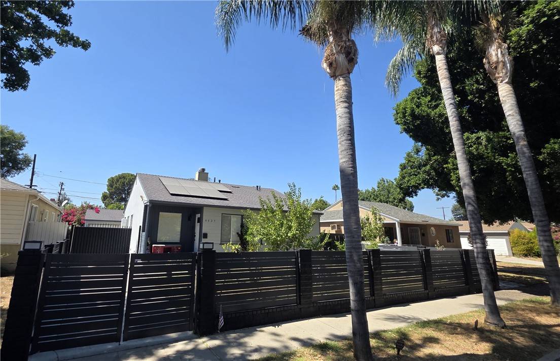 Reseda, CA 91335,6637 Capps AVE