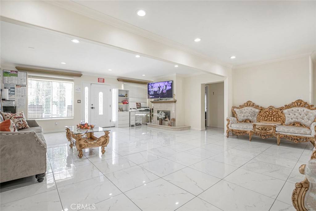 Van Nuys, CA 91406,16037 Hart ST