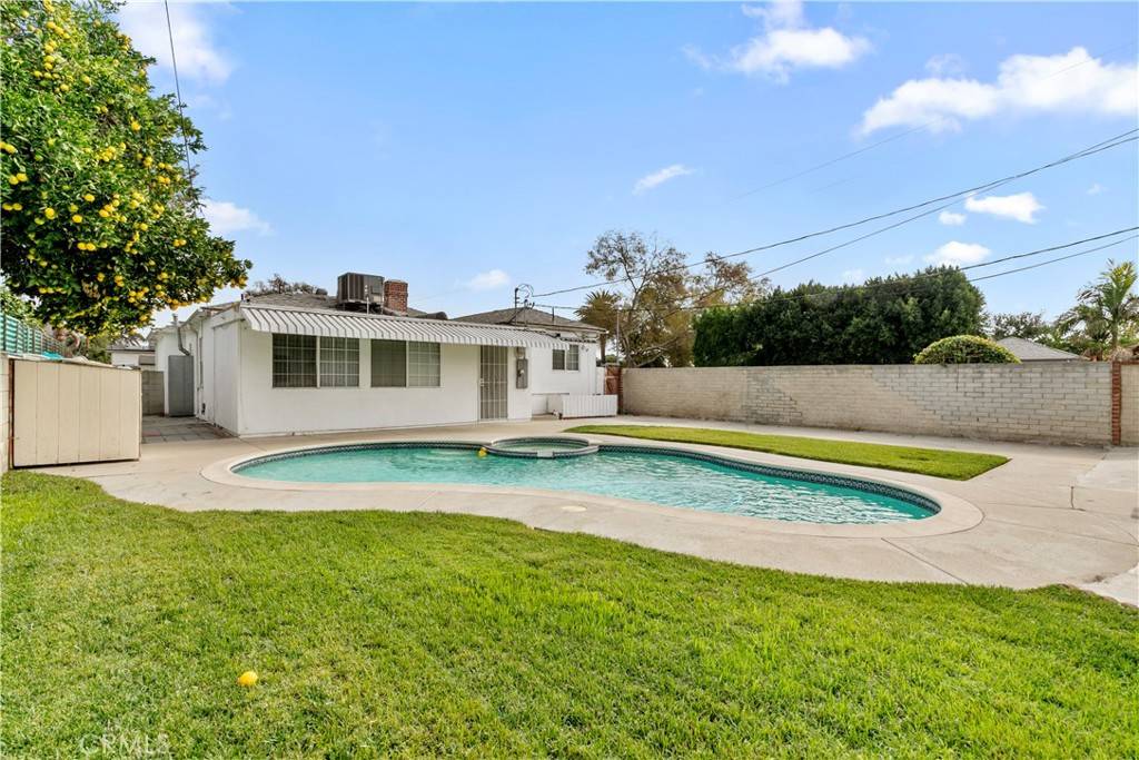 North Hollywood, CA 91606,6301 Farmdale