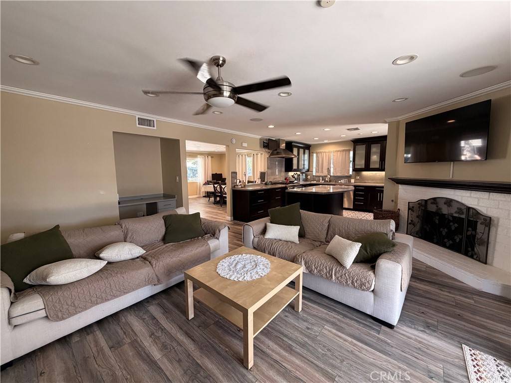 West Hills, CA 91307,23928 Archwood St.