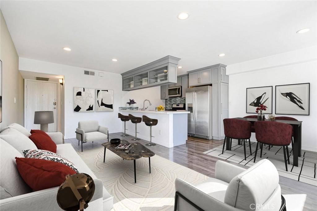 Los Angeles, CA 90068,2700 Cahuenga BLVD E #3104