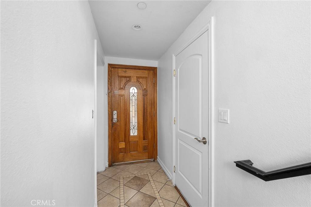 Tujunga, CA 91042,6831 Valmont ST #1
