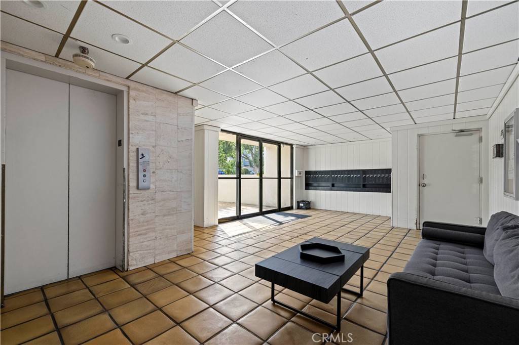 Glendale, CA 91206,515 N Kenwood #112