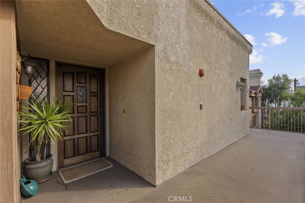 Glendale, CA 91206,236 N Louise ST #303