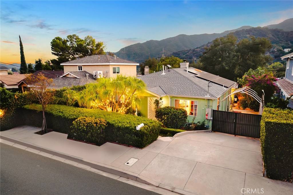 La Crescenta, CA 91214,2966 Piedmont