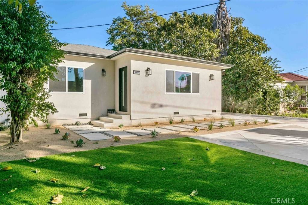 Van Nuys, CA 91405,6842 Cedros AVE