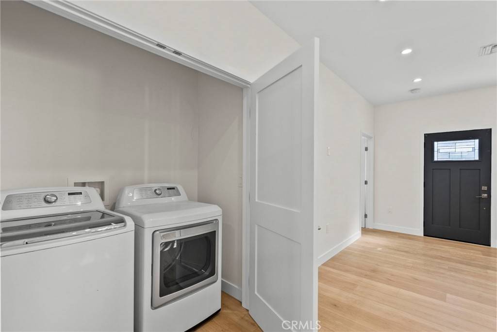 Burbank, CA 91501,1058 E Orange Grove AVE