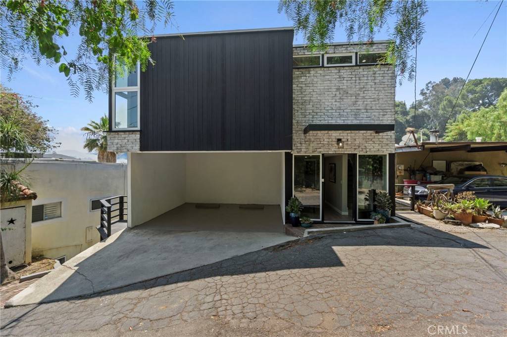 Los Angeles, CA 90068,7010 Loyal TRL