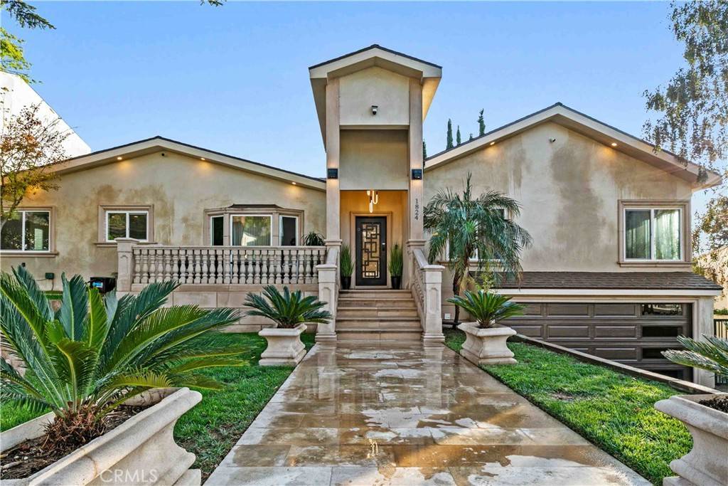 Glendale, CA 91208,1824 Crestmont CT